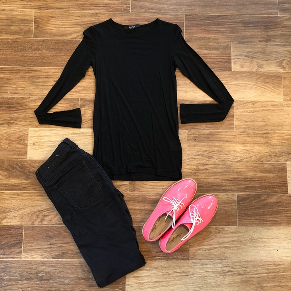 🆕w/ Tags Siste’s Black Long Sleeve Tee w/ Buttons - Picture 1 of 3